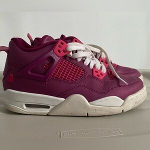 Nike Kids Shoes in Pink and White valentines edition